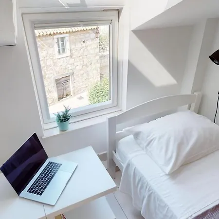 Apartman Number 5 Pakostane