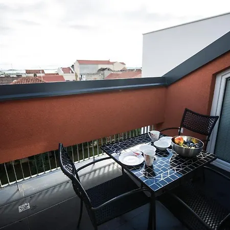 Number 5 * Pakoštane