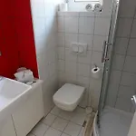 Number 5 شقة باكوشتاني