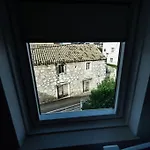 Number 5 شقة باكوشتاني