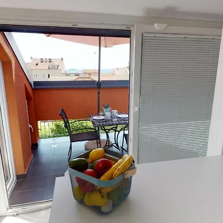 Number 5 Apartment *