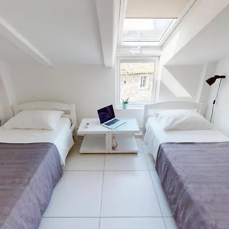 Number 5 Apartment *