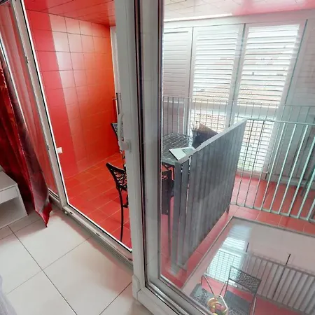 Number 5 Apartment