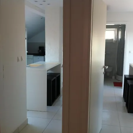 Number 5 * Pakoštane