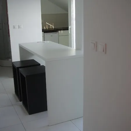 Appartement Number 5 *