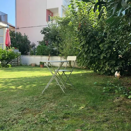 Number 5 Apartment