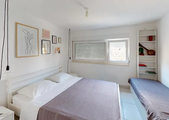 Number 5 Apartment