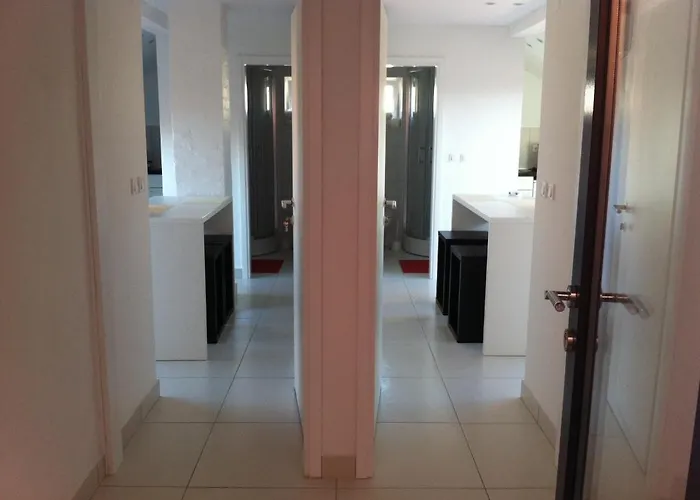 Number 5 Apartment *