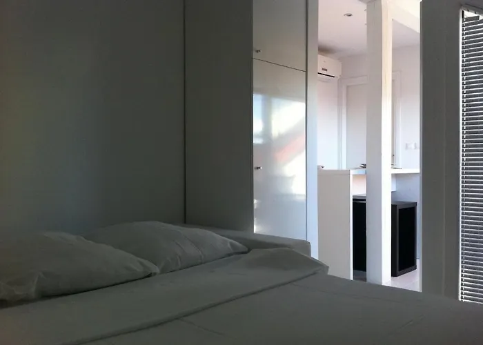 Number 5 아파트 *